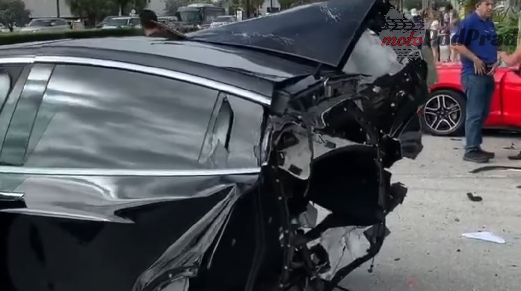 2020 01 22 14 07 37 Tesla Model X ripped split in half with no injuries after crash with Greg Ferr