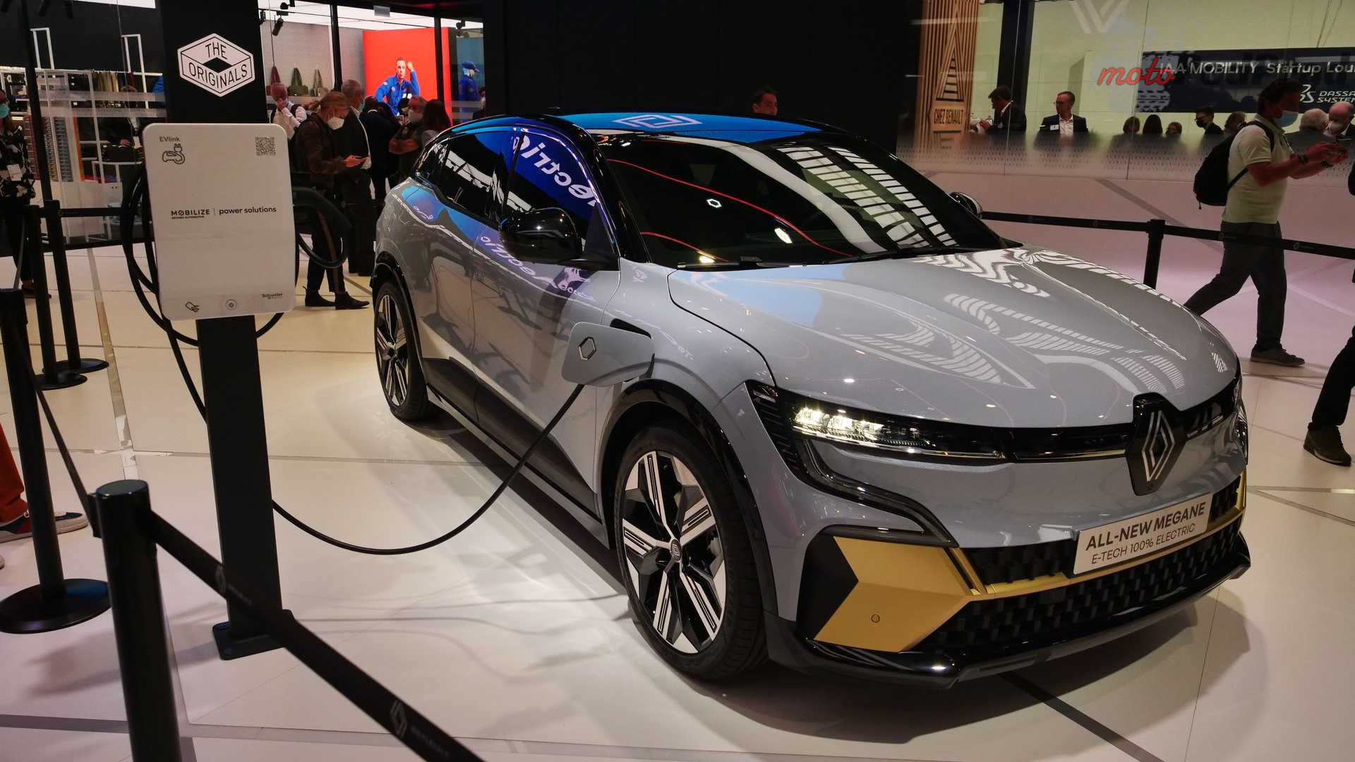 live photos of renault megane e tech from iaa 2021 1