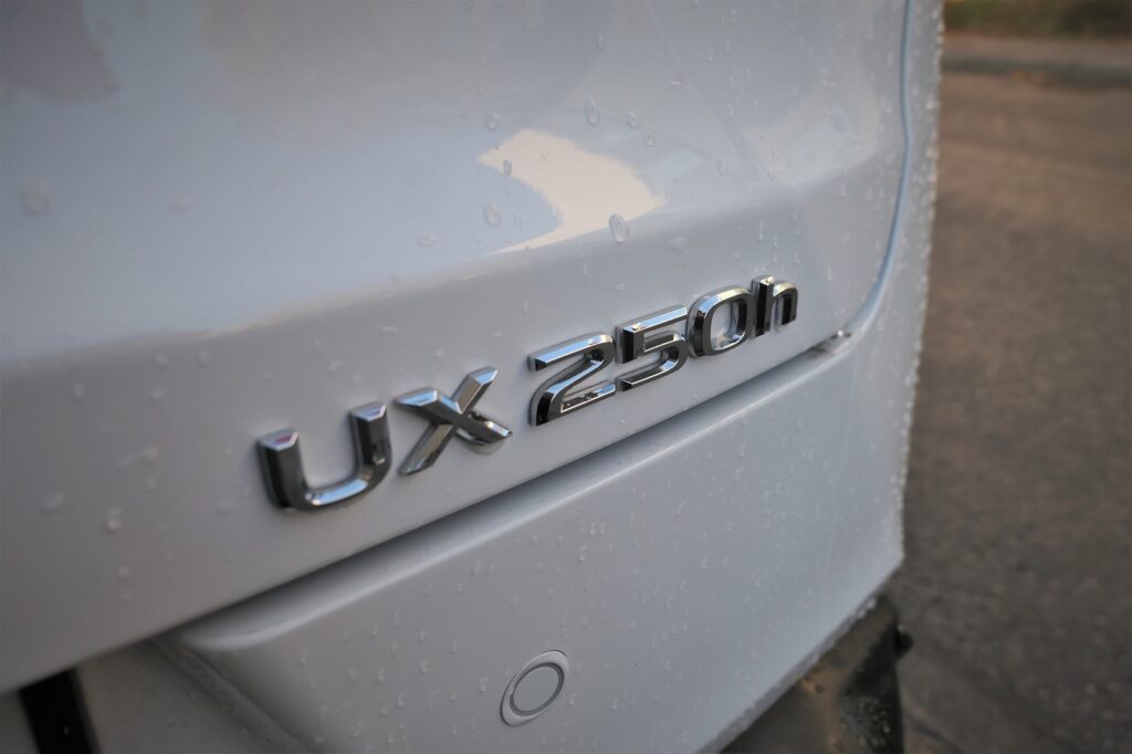 Lexus UX 250 H 2022 23