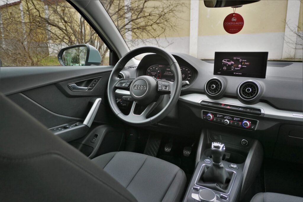 Audi Q2 25