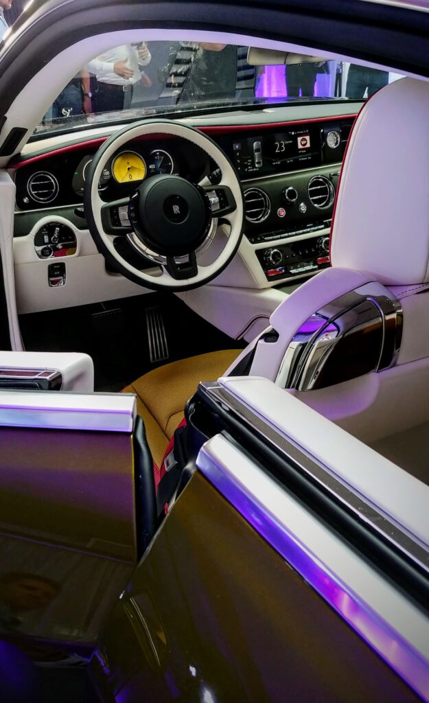 Rolls Royce Spectre 12