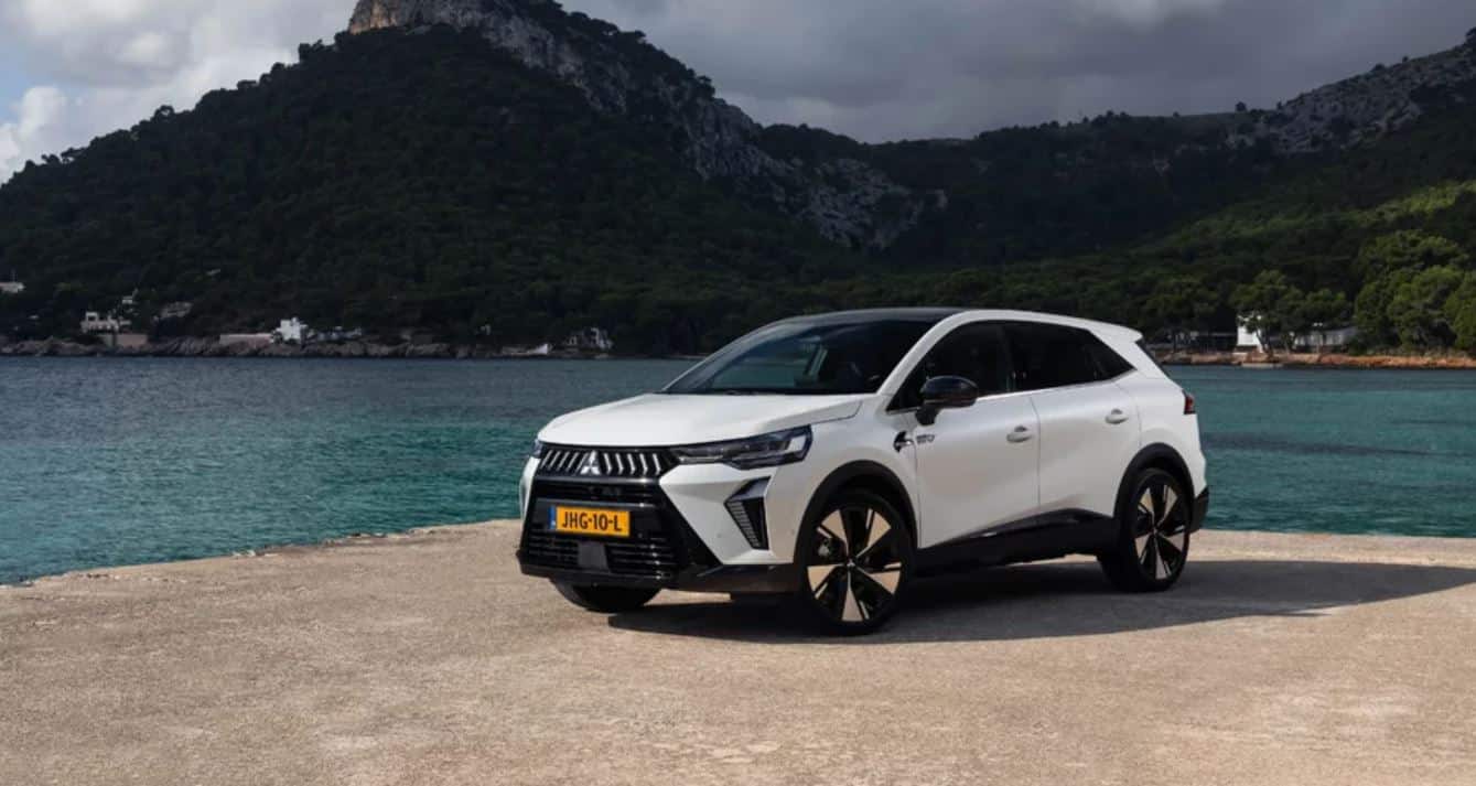 Mitsubishi Grandis wjeżdża do salonów. Kompaktowy SUV z hybrydą i voucherem na start